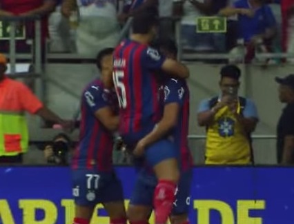 FOTO TV SBT Com uma vantagem tão elástica construída antes do intervalo, coube ao Bahia apenas gerenciar as ações na etapa final para confirmar o título da Copa do Nordeste. Fonte:Agencia Brasil